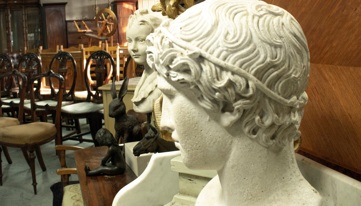 Antiques, Interiors & Collectables